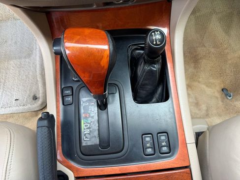 Used 2001 Lexus LX 470 4WD image 39