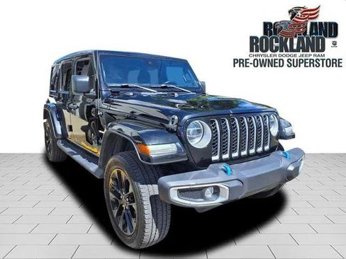 Certified 2022 Jeep Wrangler Unlimited Sahara w/ Cold Weather Group AWD/4WD image 1