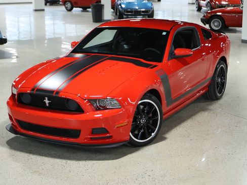 Used 2013 Ford Mustang Boss 302 w/ Boss 302 Accessory Pkg image 3