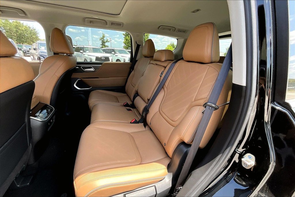 New 2027 INFINITI QX80 Luxe RWD image 14