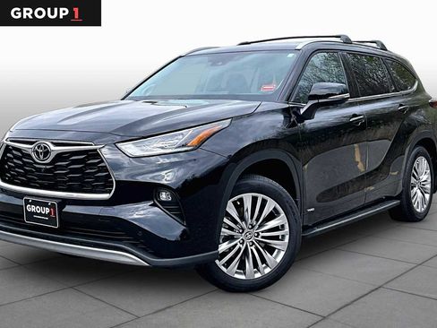 Used 2026 Toyota Highlander Platinum AWD/4WD image 1