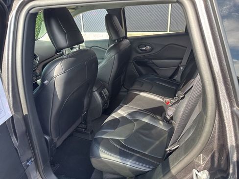 Used 2023 Jeep Cherokee Altitude Lux image 46