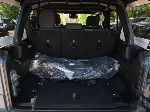 Used 2025 Jeep Wrangler Sahara w/ Safety Group image 14