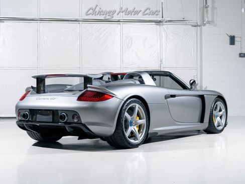 Used 2005 Porsche Carrera GT RWD image 40