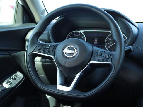 Used 2024 Nissan Sentra SV image 6