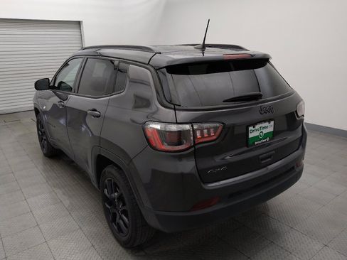 Used 2024 Jeep Compass Latitude w/ Convenience Group AWD/4WD image 5