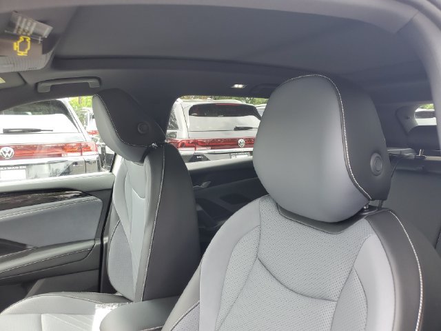 New 2026 Volkswagen Tiguan SE R-Line FWD image 16