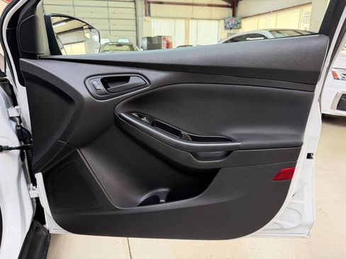 Used 2016 Ford Focus S FWD image 17