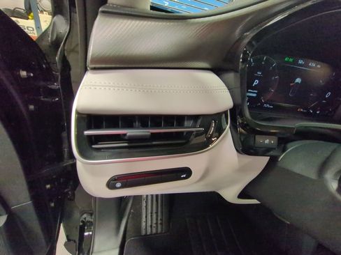 Used 2026 INFINITI QX60 Pure w/ Cargo Package image 11