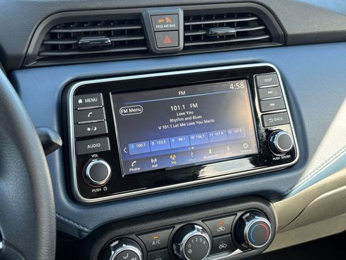 Used 2025 Nissan Versa SV image 20