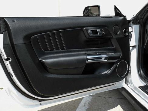 Used 2019 Ford Mustang GT Premium w/ GT Performance Package RWD image 39