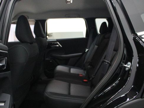 New 2026 Mitsubishi Outlander ES FWD image 24