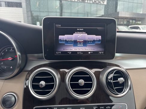 Used 2019 Mercedes-Benz GLC 300 4MATIC image 18