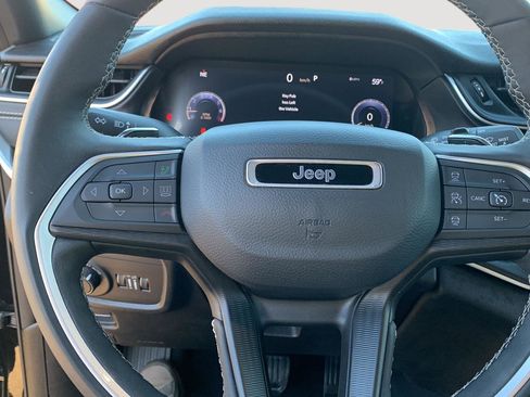 Used 2024 Jeep Grand Cherokee L Altitude image 14