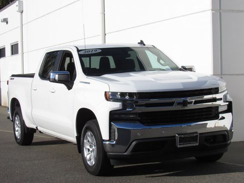Used 2019 Chevrolet Silverado 1500 LT w/ All-Star Edition image 2