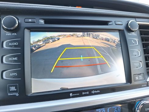 Used 2018 Toyota Highlander Limited image 26