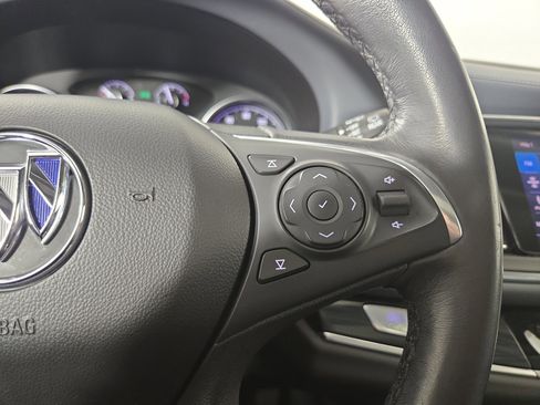 Certified 2020 Buick Enclave Essence image 17