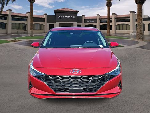 Used 2023 Hyundai Elantra SEL w/ Convenience Package FWD image 3
