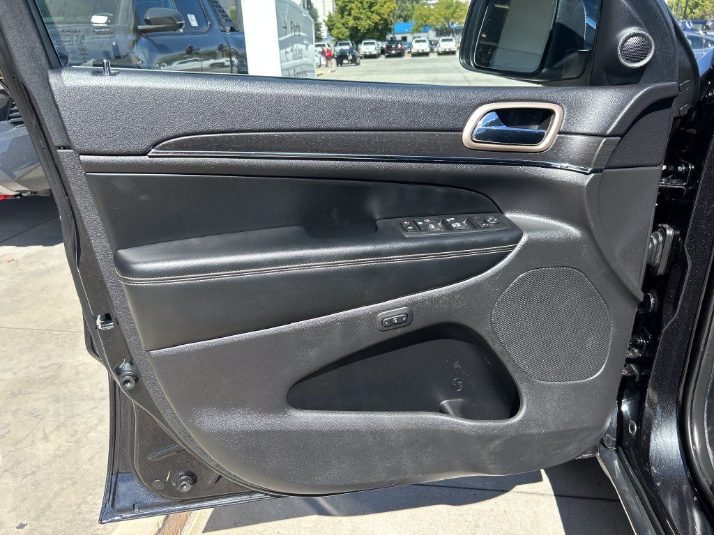 Used 2015 Jeep Grand Cherokee Limited AWD/4WD image 10