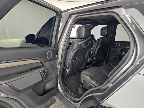 Used 2023 Land Rover Discovery Metropolitan Edition image 15