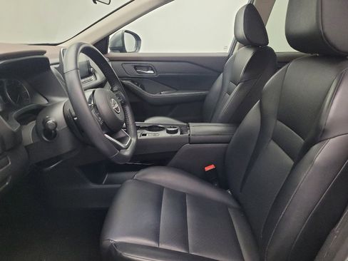 Used 2023 Nissan Rogue SV w/ SV Premium B Package image 17