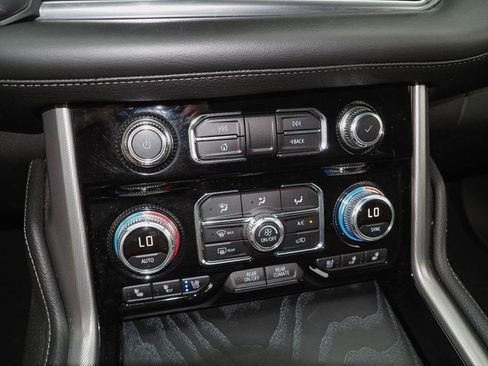 Used 2022 GMC Yukon Denali AWD/4WD image 14