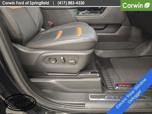 Used 2025 GMC Sierra 2500 AT4 w/ AT4 Premium Plus Package AWD/4WD image 11