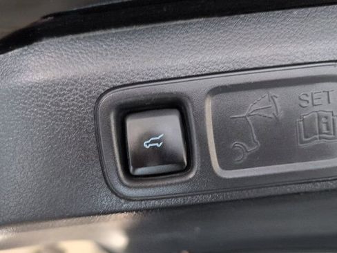 Certified 2024 Ford Expedition Limited image 38