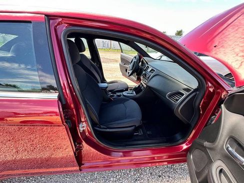 Used 2013 Chrysler 200 Touring FWD image 30
