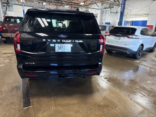 Used 2025 Ford Expedition Active AWD/4WD image 7