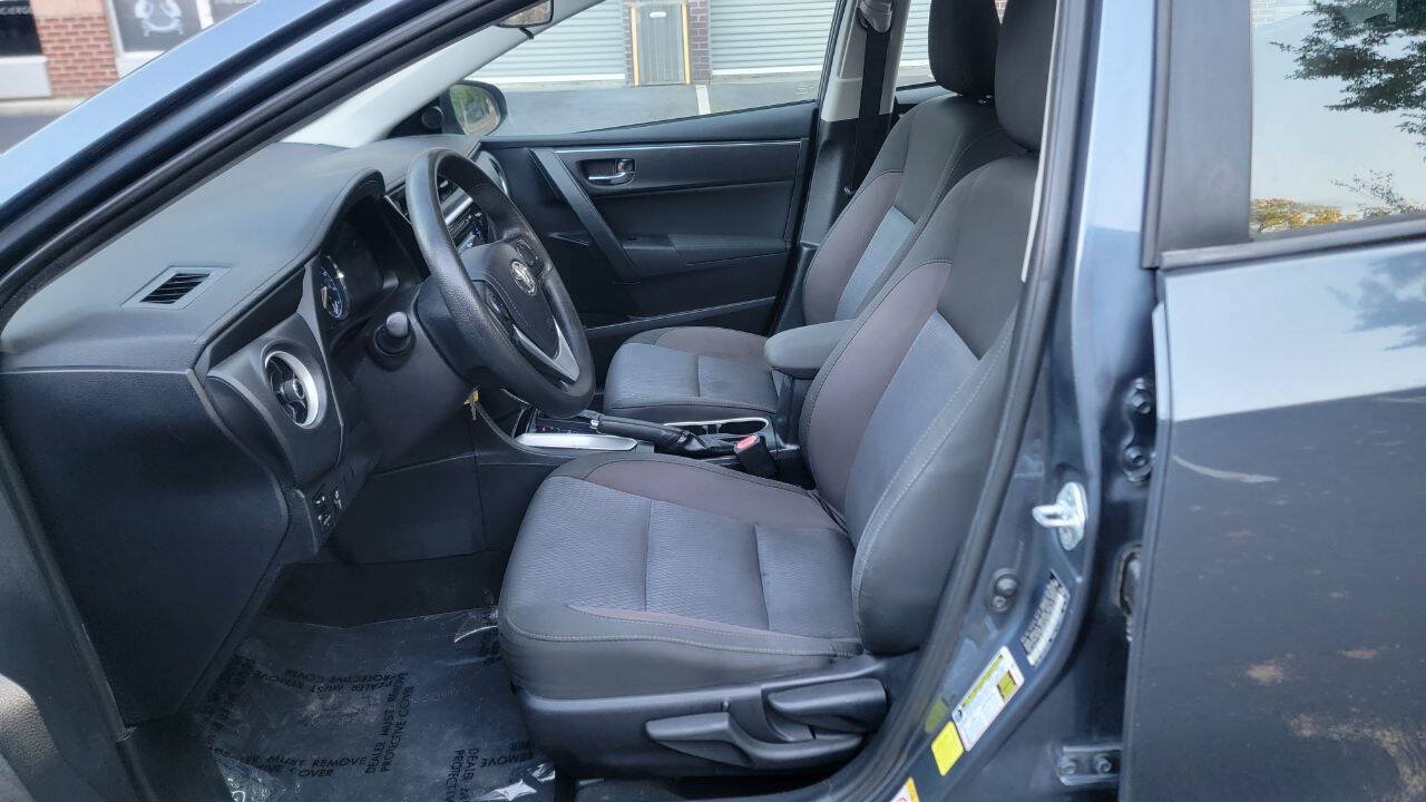 Used 2017 Toyota Corolla LE FWD image 11
