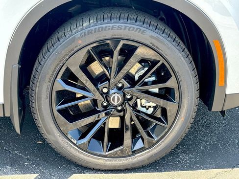 New 2026 Nissan Rogue SL AWD/4WD image 30