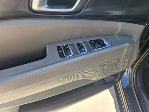 Used 2025 Kia Carnival LXS image 15