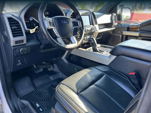 Used 2018 Ford F150 Lariat w/ Equipment Group 502A Luxury image 8