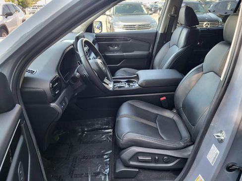 Certified 2024 Honda Pilot Touring image 11