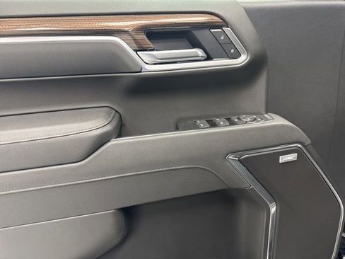 New 2026 Chevrolet Silverado 1500 RST w/ Dark Appearance Package AWD/4WD image 9