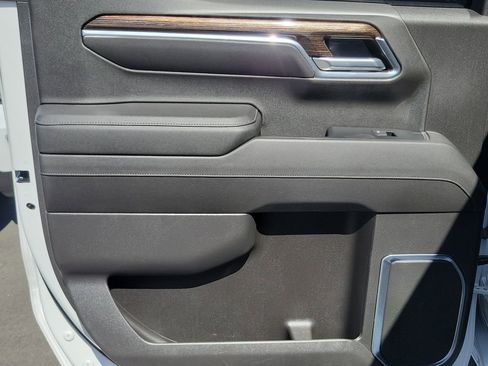 Used 2023 GMC Sierra 1500 SLE image 13