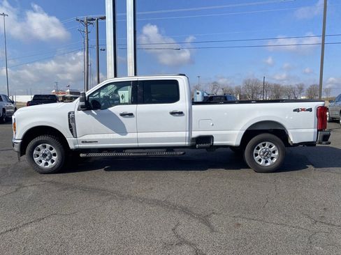 Used 2024 Ford F250 XLT image 2