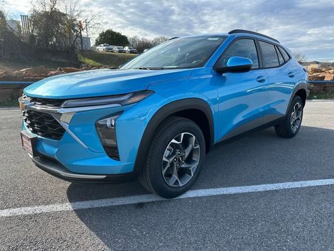 New 2026 Chevrolet Trax LT image 1