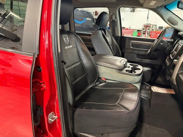 Used 2019 RAM 1500 Classic SLT AWD/4WD image 10