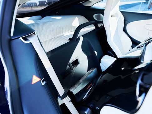 Used 2022 McLaren GT image 39