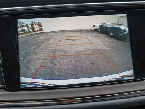 Used 2018 Buick Enclave Essence image 23