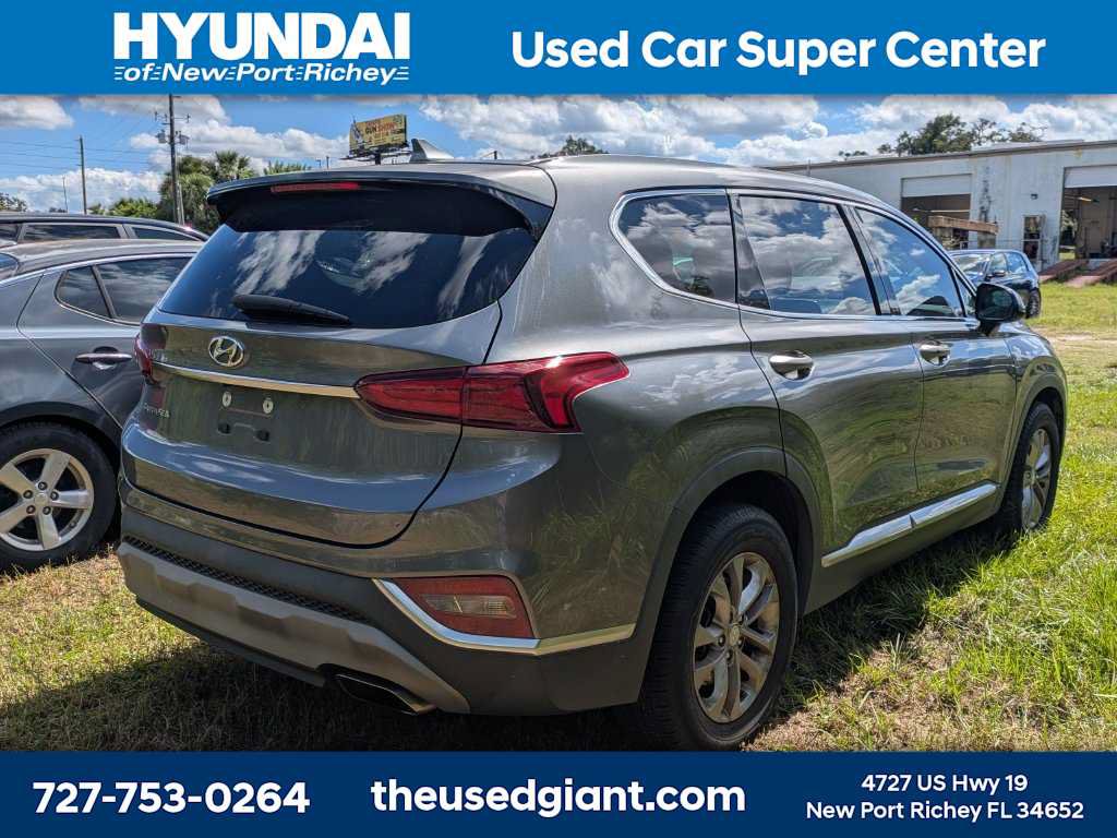 Used 2019 Hyundai Santa Fe SEL FWD image 4