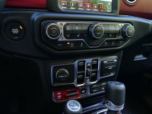Used 2019 Jeep Wrangler Unlimited Rubicon AWD/4WD image 15