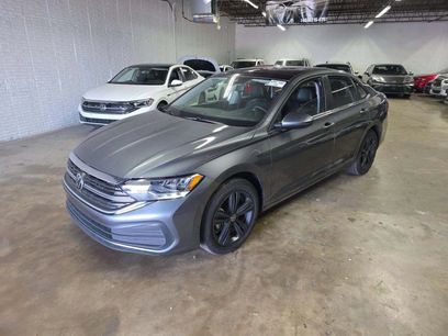 Used 2024 Volkswagen Jetta SE w/ Panoramic Sunroof Package