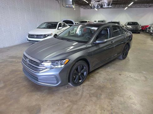 Used 2024 Volkswagen Jetta SE w/ Panoramic Sunroof Package FWD image 1