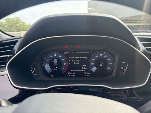 Used 2025 Audi Q3 2.0T Premium w/ Convenience Package AWD/4WD image 22