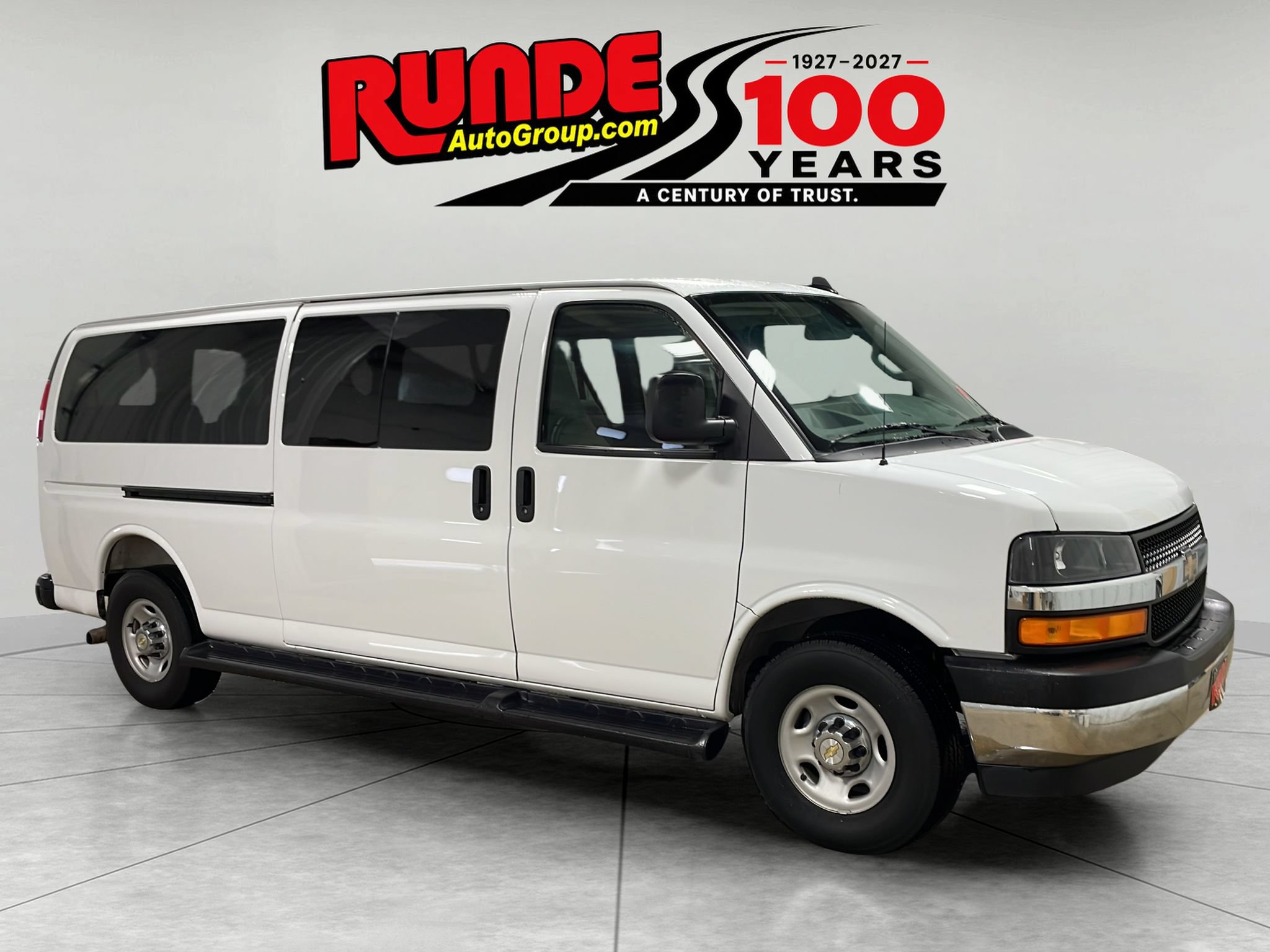 Used 2025 Chevrolet Express 3500 LT w/ LT Preferred Equipment Group RWD image 7