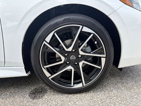 Certified 2025 Nissan Sentra SR w/ SR Premium Package FWD image 12