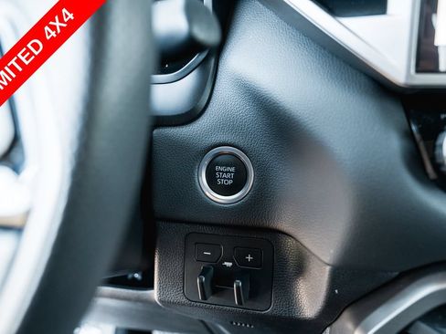 Used 2024 Toyota Tundra Limited AWD/4WD image 18